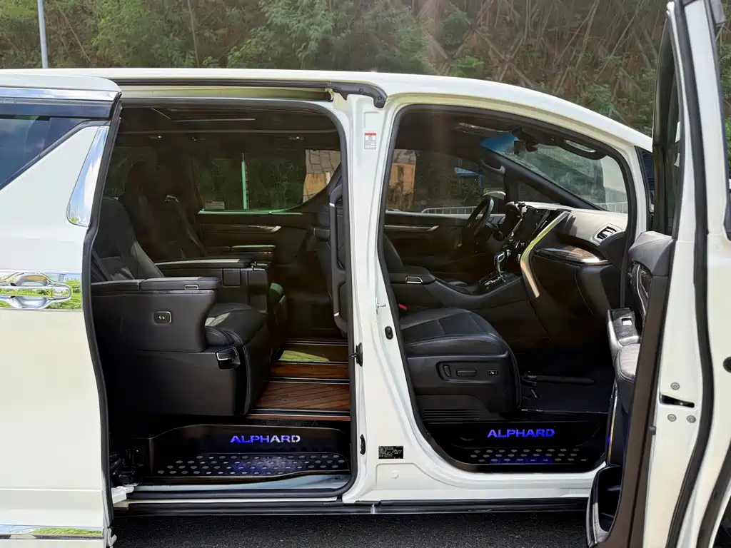 Toyota Vellfire — фото 20