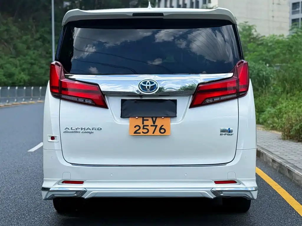 Toyota Vellfire — фото 6