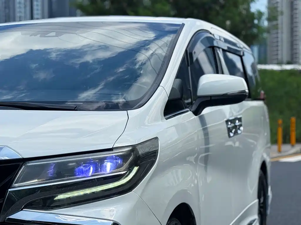 Toyota Vellfire — фото 9