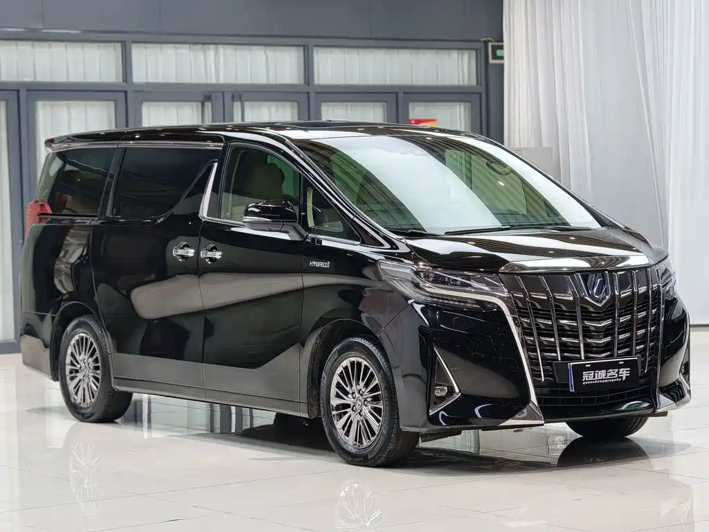 Toyota Alphard — фото 3