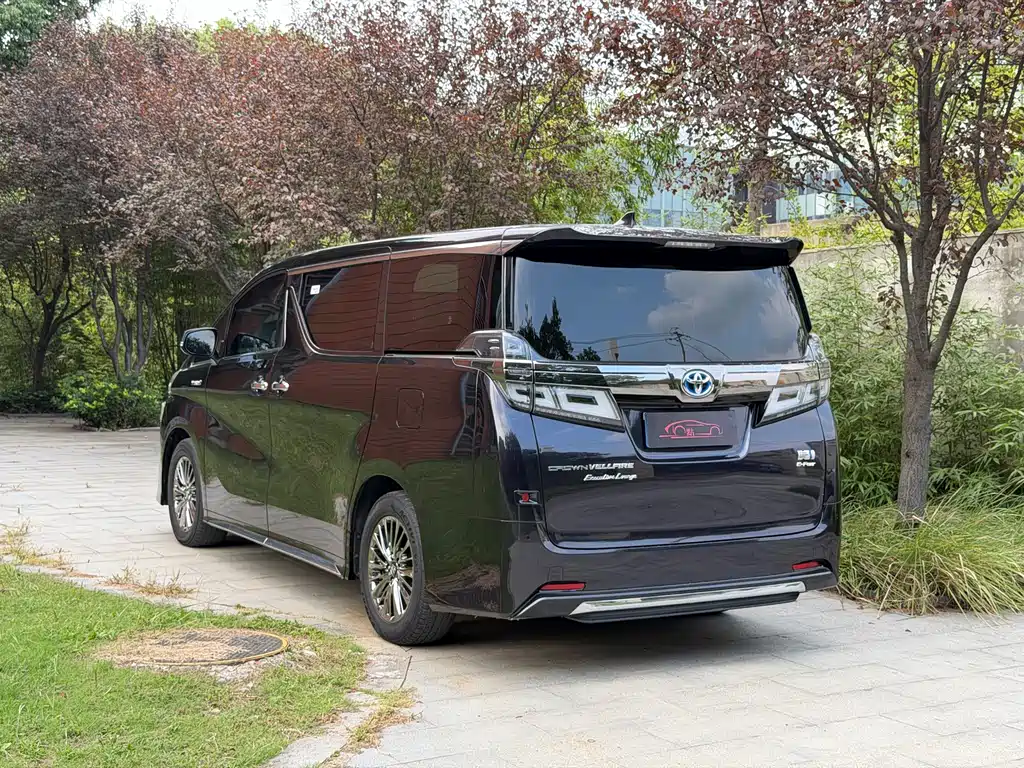 Toyota Vellfire — фото 11