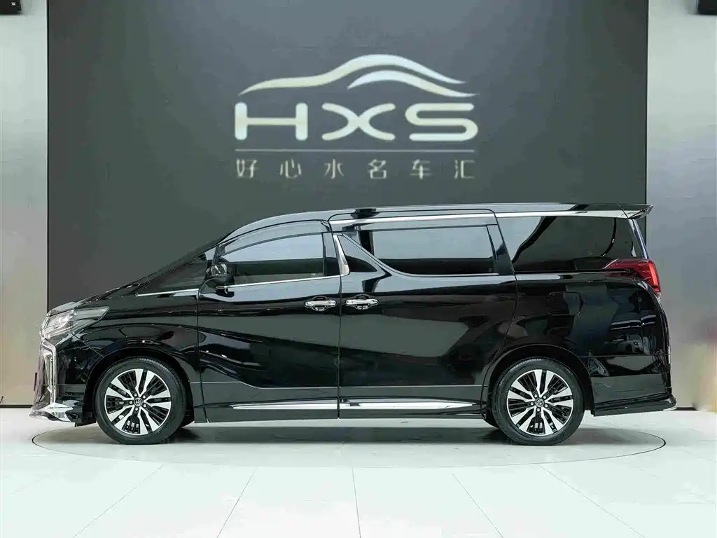 Toyota Alphard — фото 3