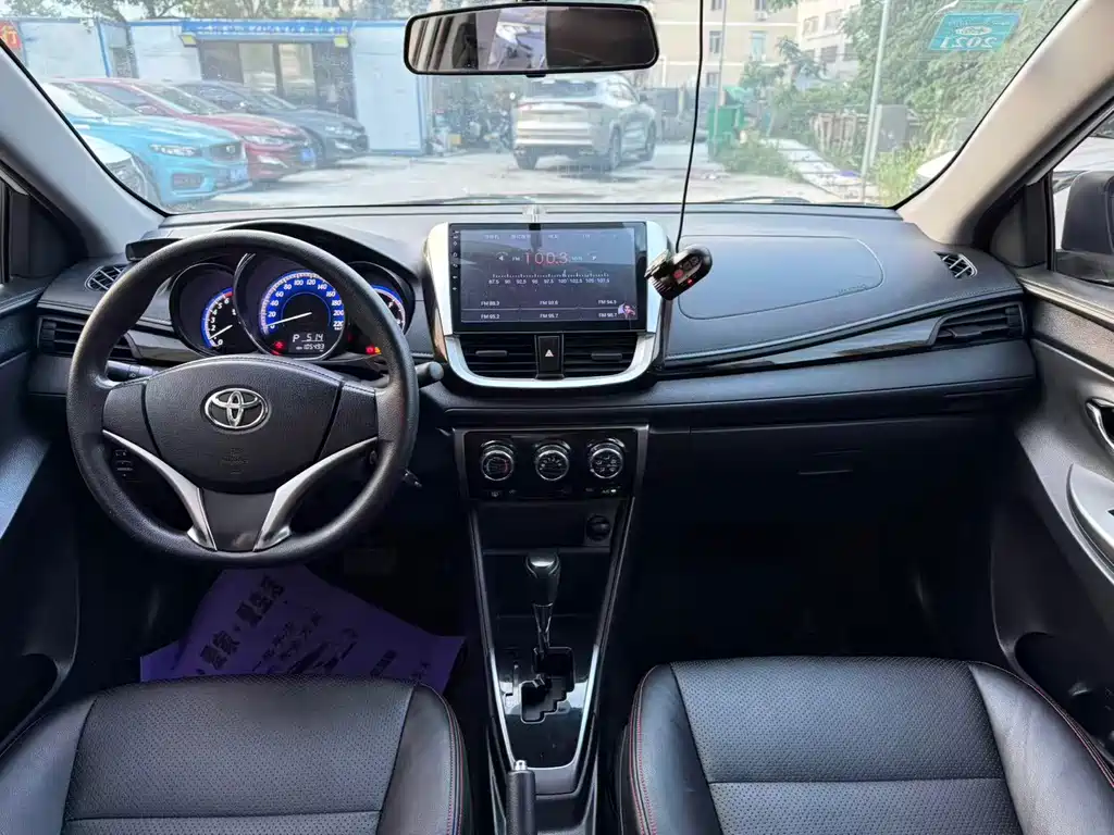 Toyota Yaris L — фото 6