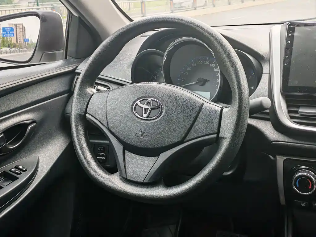 Toyota Vios — фото 14