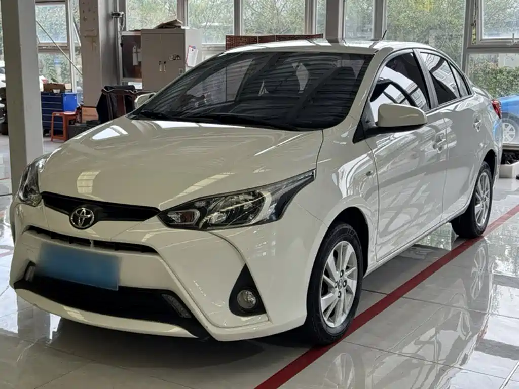 Toyota Yaris L — фото 7