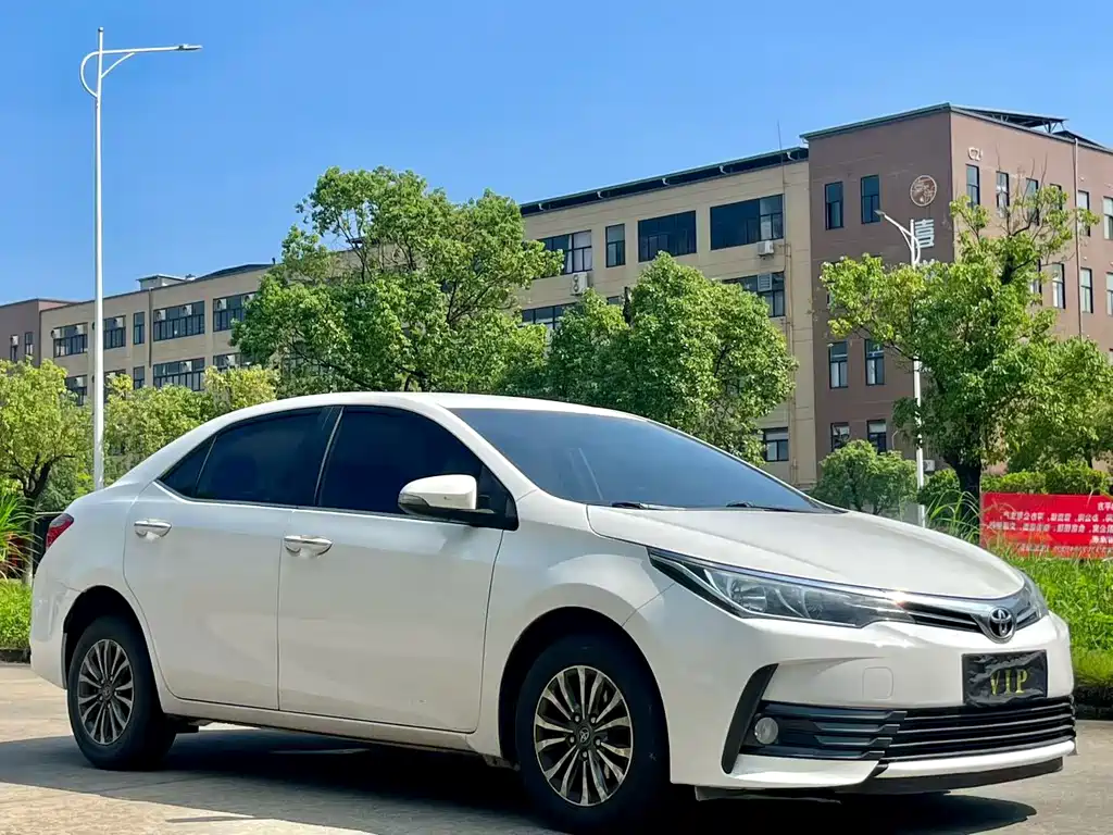 Toyota Corolla — фото 3