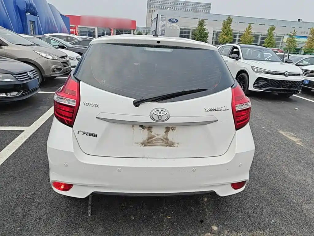 Toyota Yaris L — фото 6