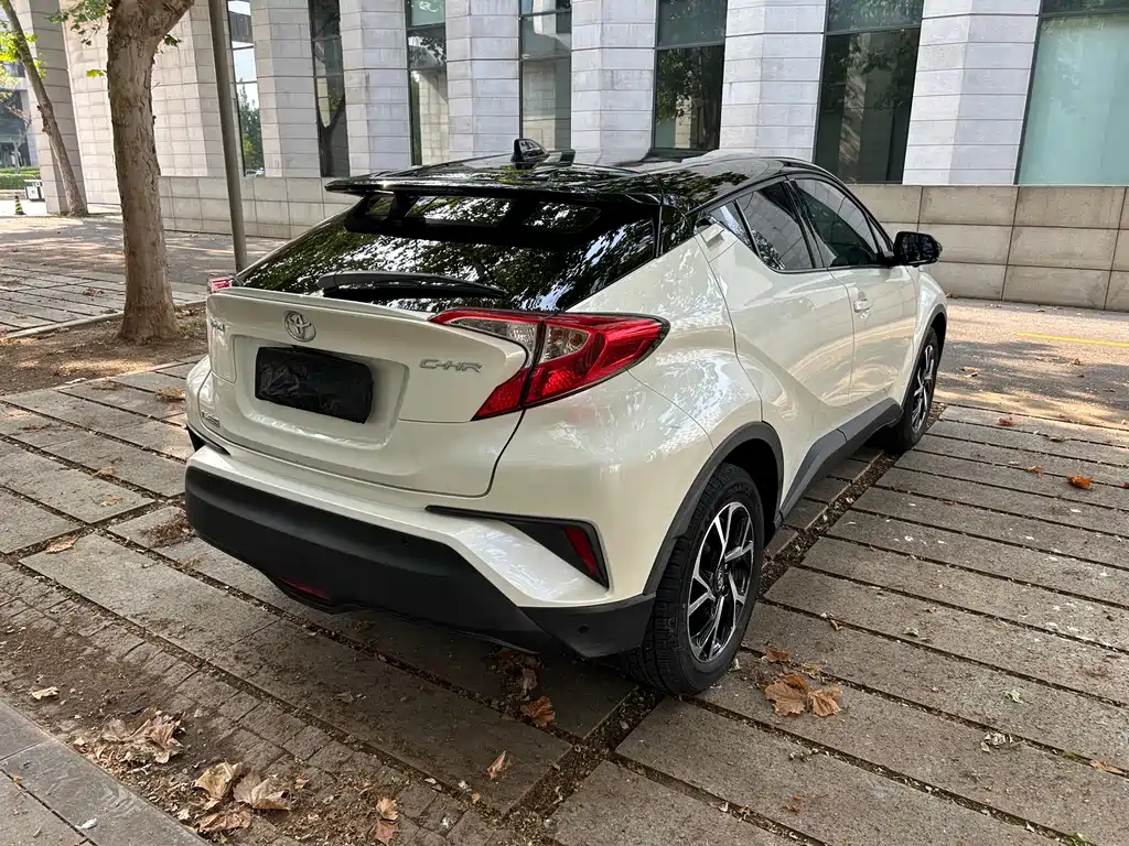 Toyota C-HR — фото 4