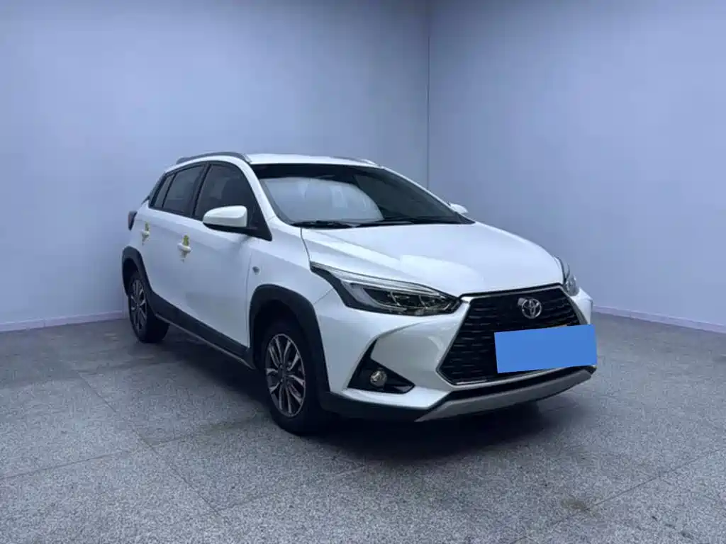 Toyota Yaris L — фото 4
