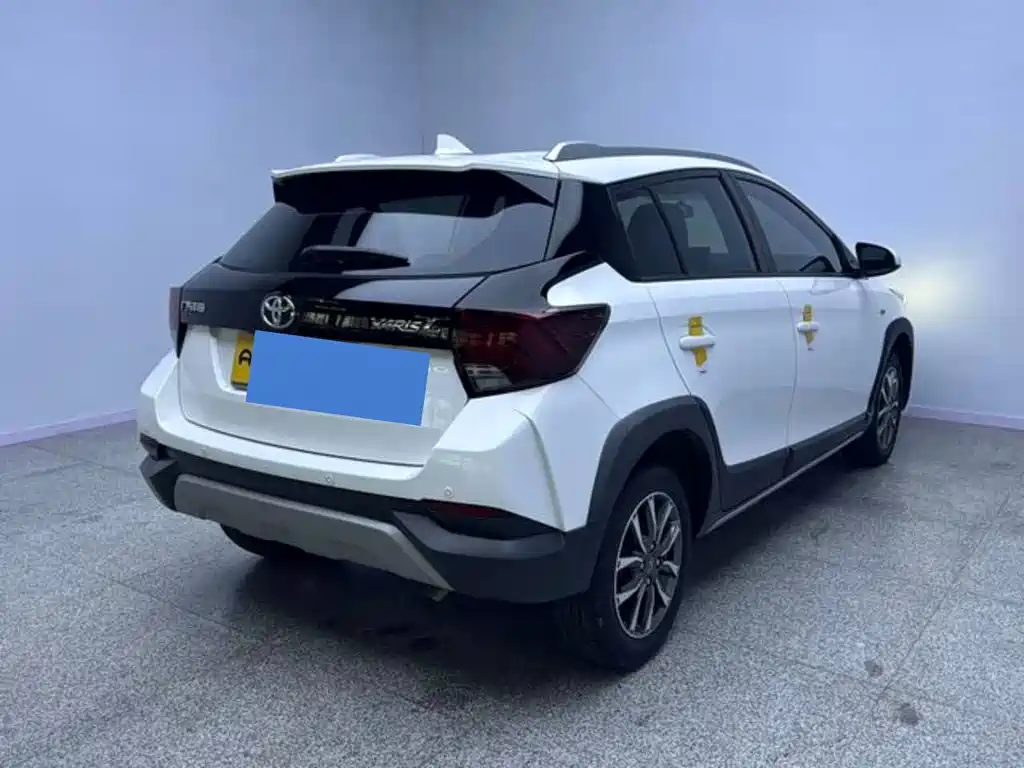 Toyota Yaris L — фото 6