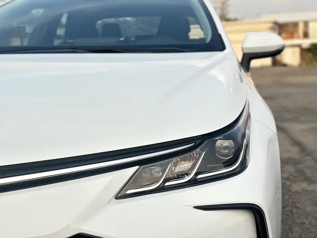 Toyota Corolla — фото 3