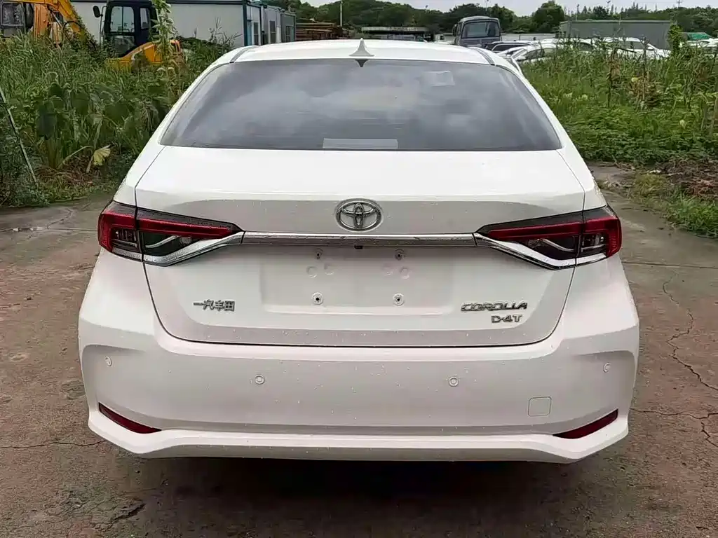 Toyota Corolla — фото 9