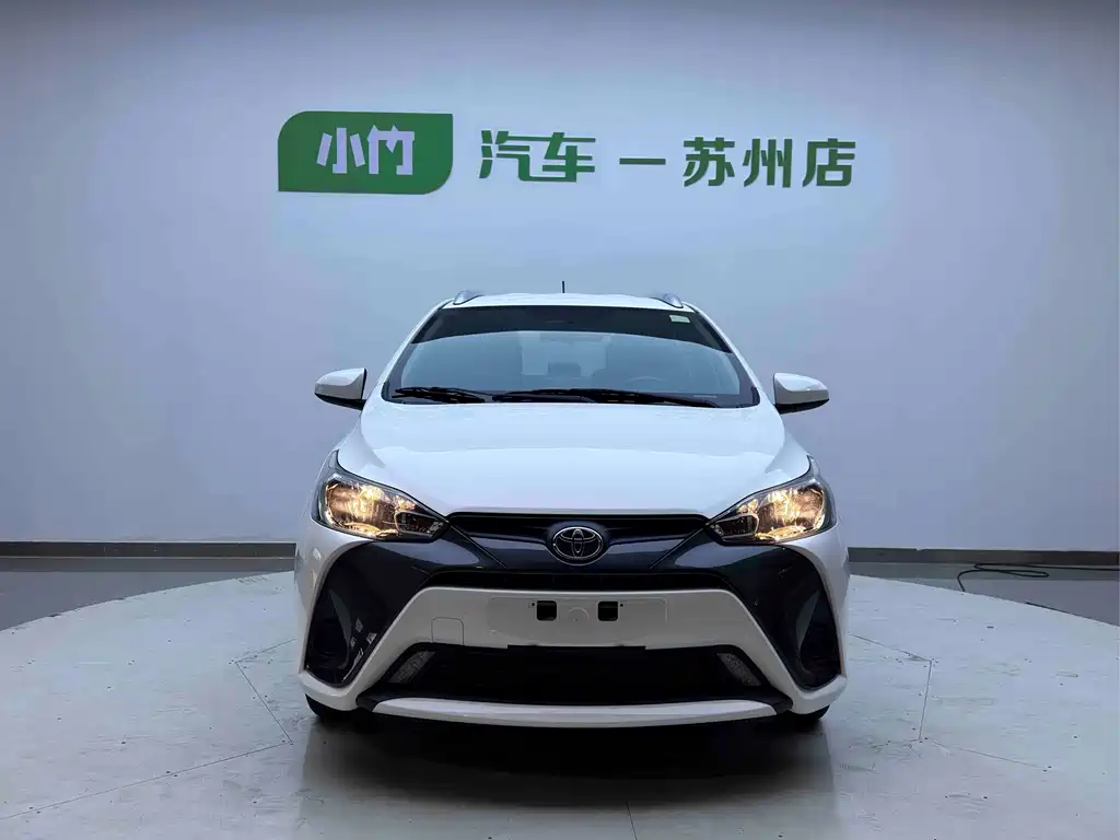 Toyota Yaris L — фото 2