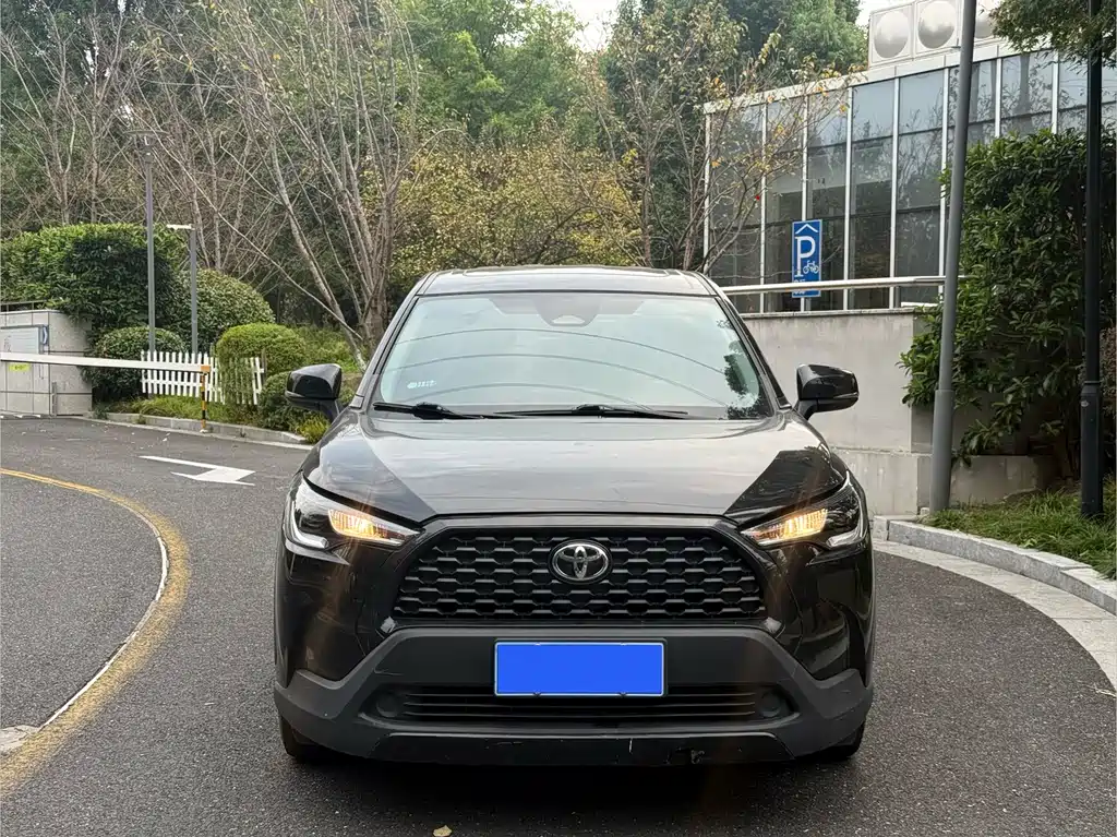 Toyota Corolla Cross — фото 2