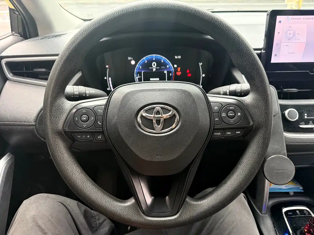 Toyota Corolla Cross — фото 6
