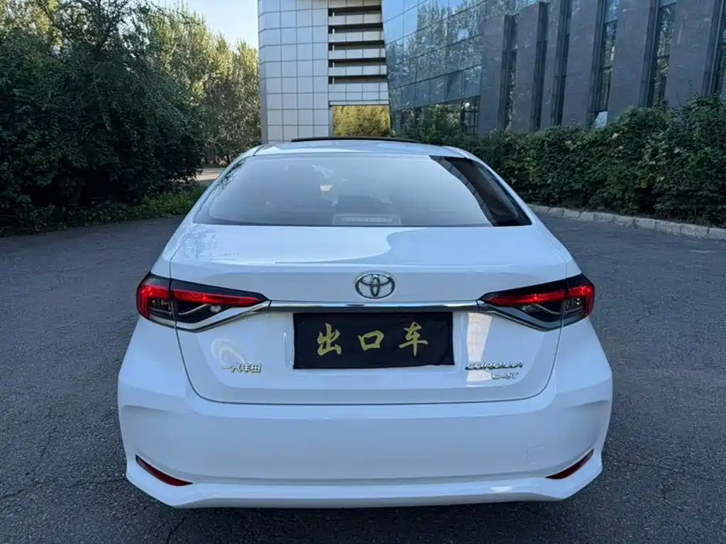 Toyota Corolla — фото 4