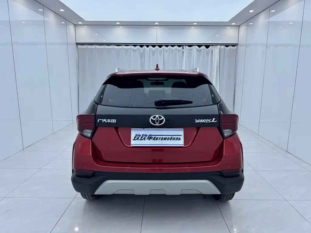 Toyota Yaris L — фото 5