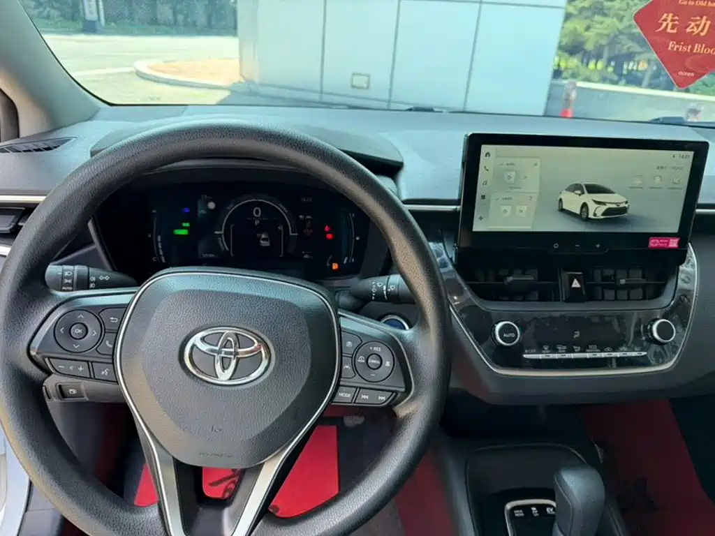Toyota Corolla — фото 9