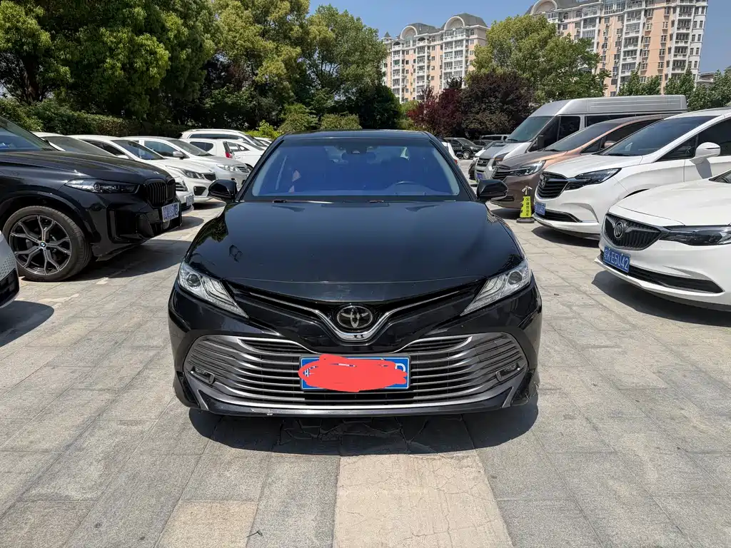 Toyota Camry — фото 6