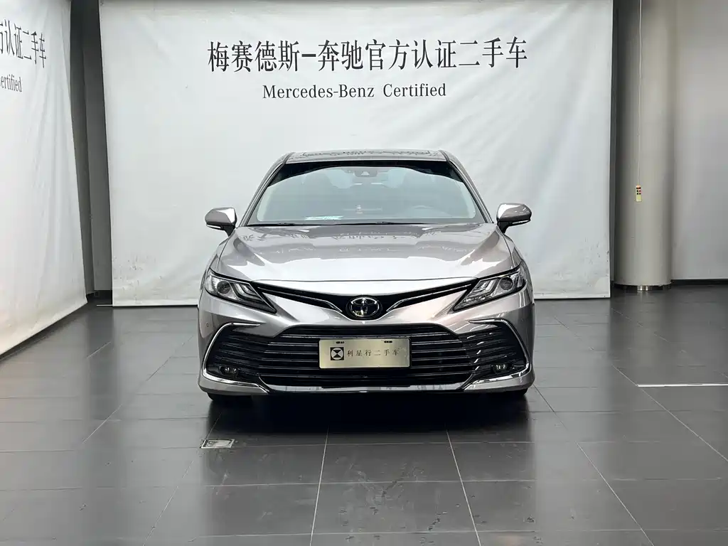 Toyota Camry — фото 4
