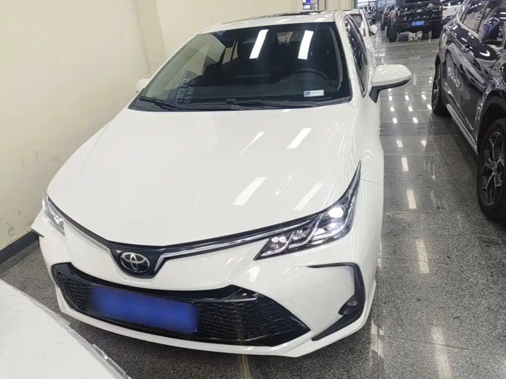 Toyota Corolla — фото 3