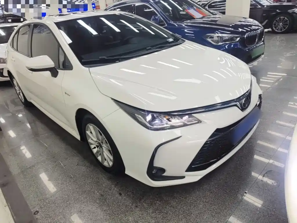 Toyota Corolla — фото 4