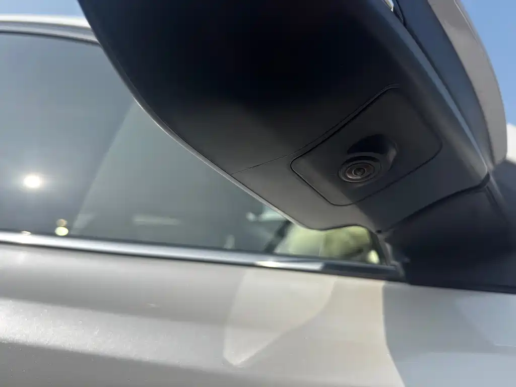 Toyota RAV4 — фото 4