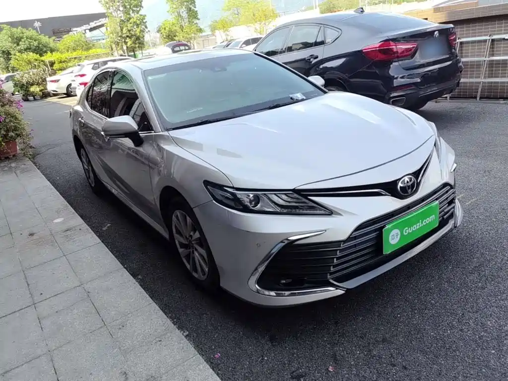 Toyota Camry — фото 4