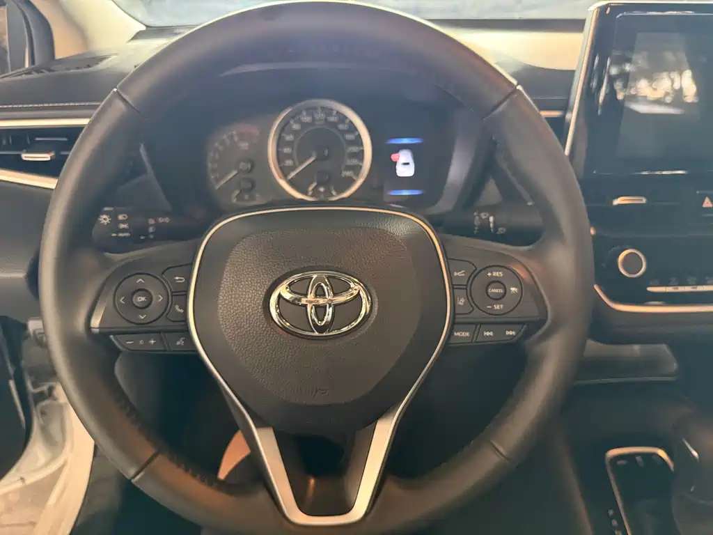 Toyota Corolla — фото 9