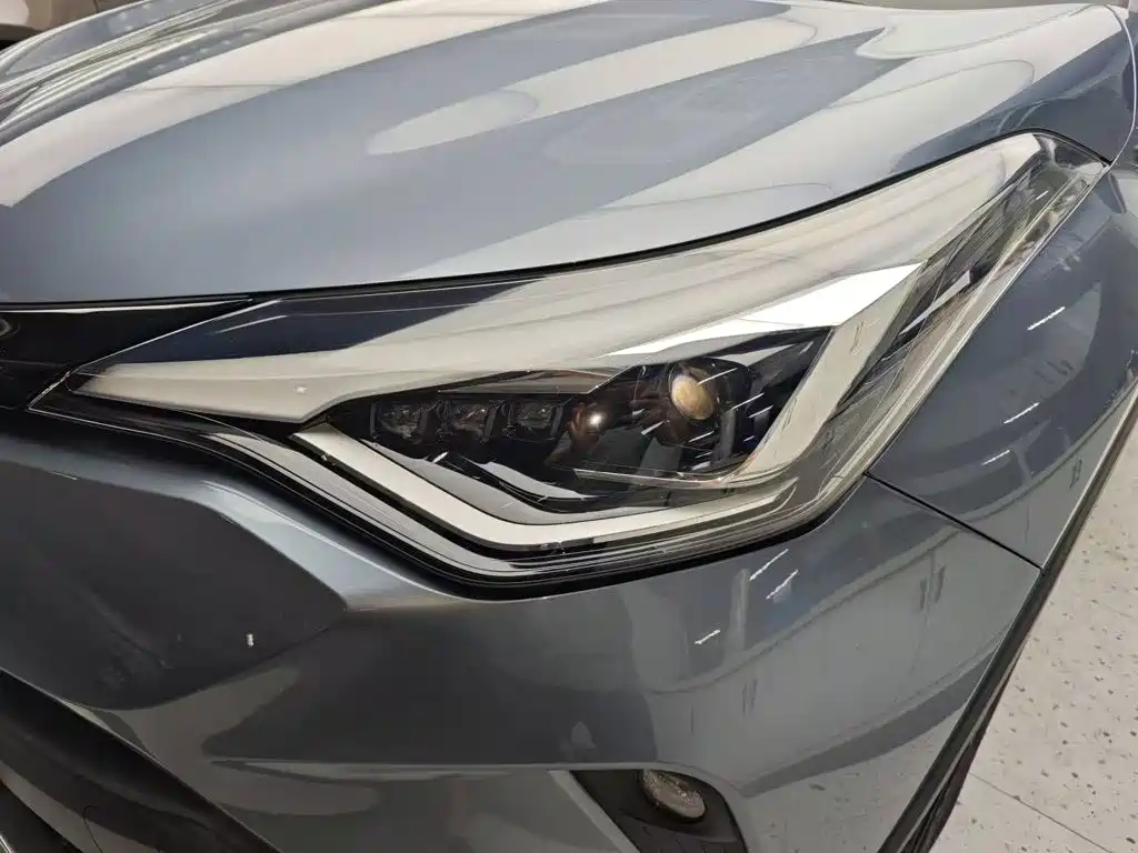 Toyota C-HR — фото 24