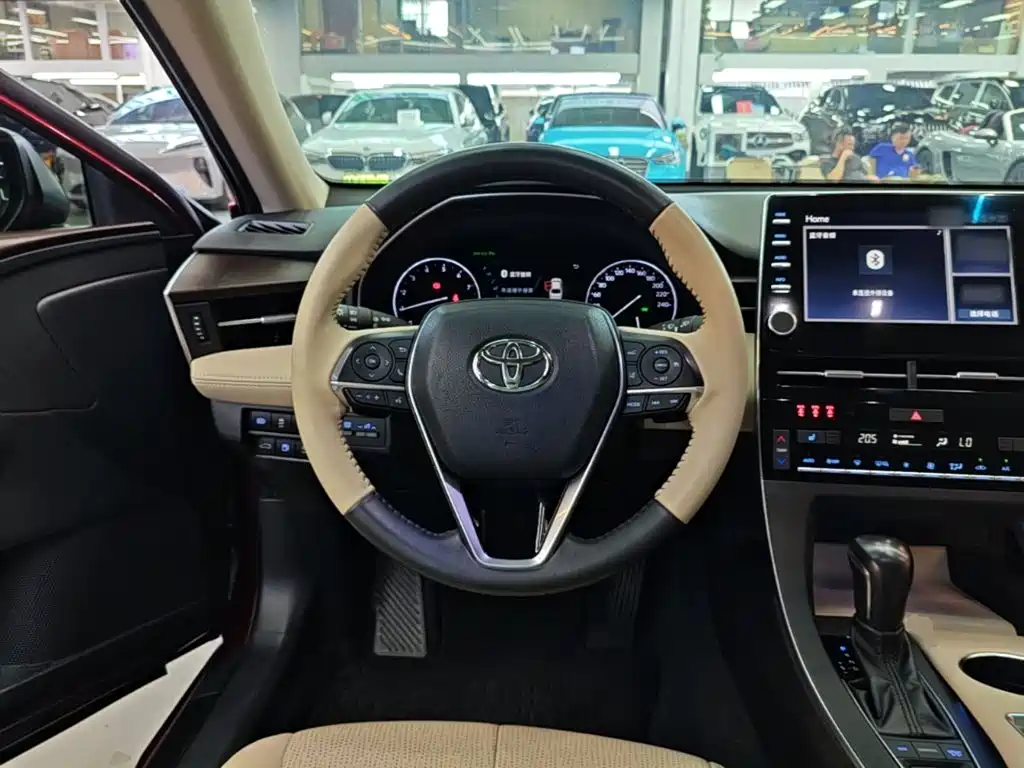 Toyota Avalon — фото 11