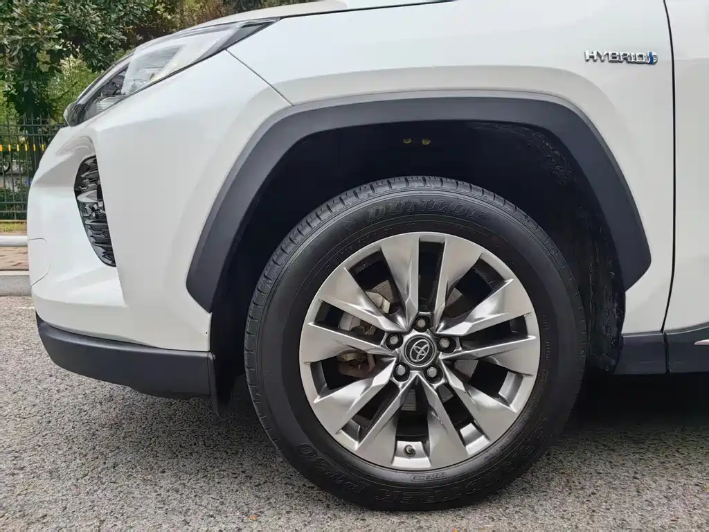 Toyota Wildlander — фото 11
