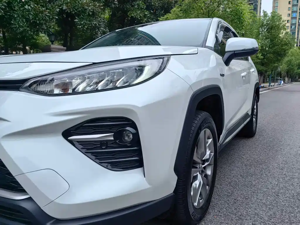 Toyota Wildlander — фото 10