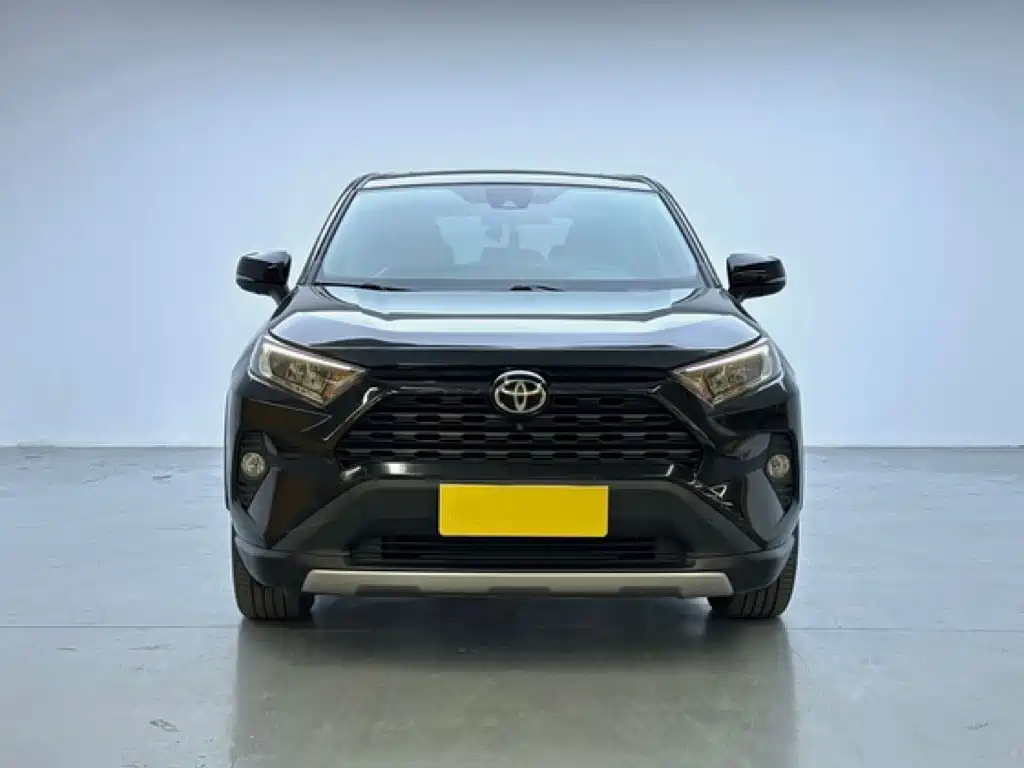 Toyota RAV4 — фото 2