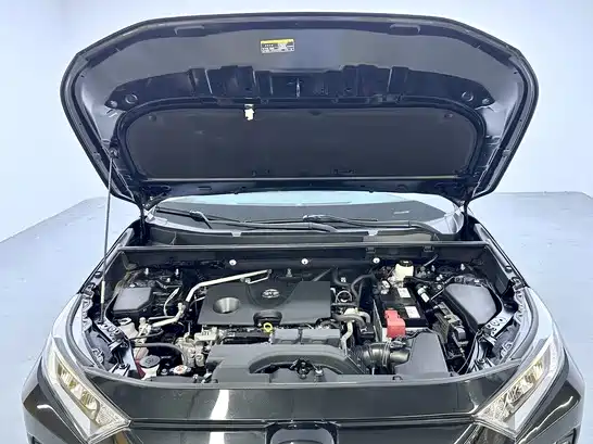 Toyota RAV4 — фото 19