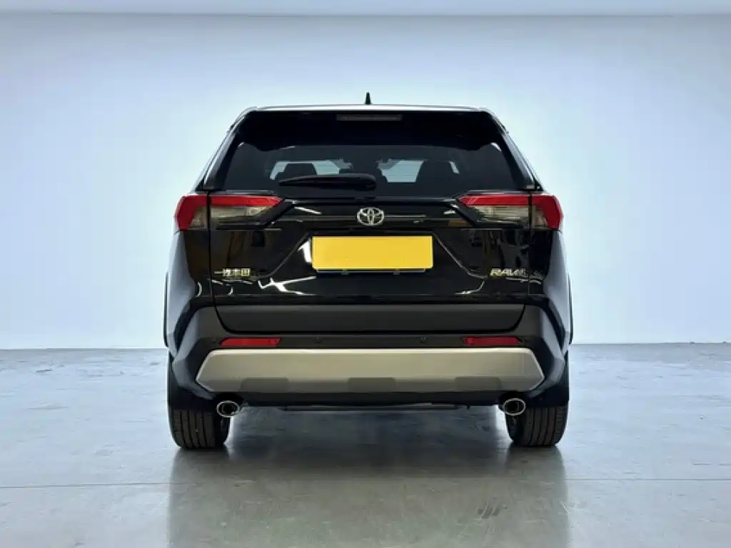 Toyota RAV4 — фото 5
