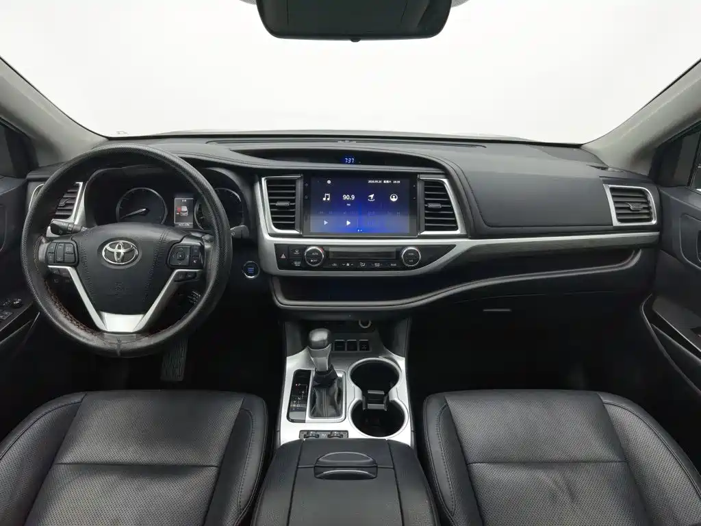 Toyota Highlander — фото 5