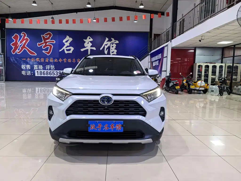 Toyota RAV4 — фото 2