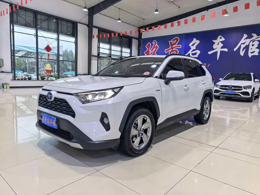 Toyota RAV4 — фото 3