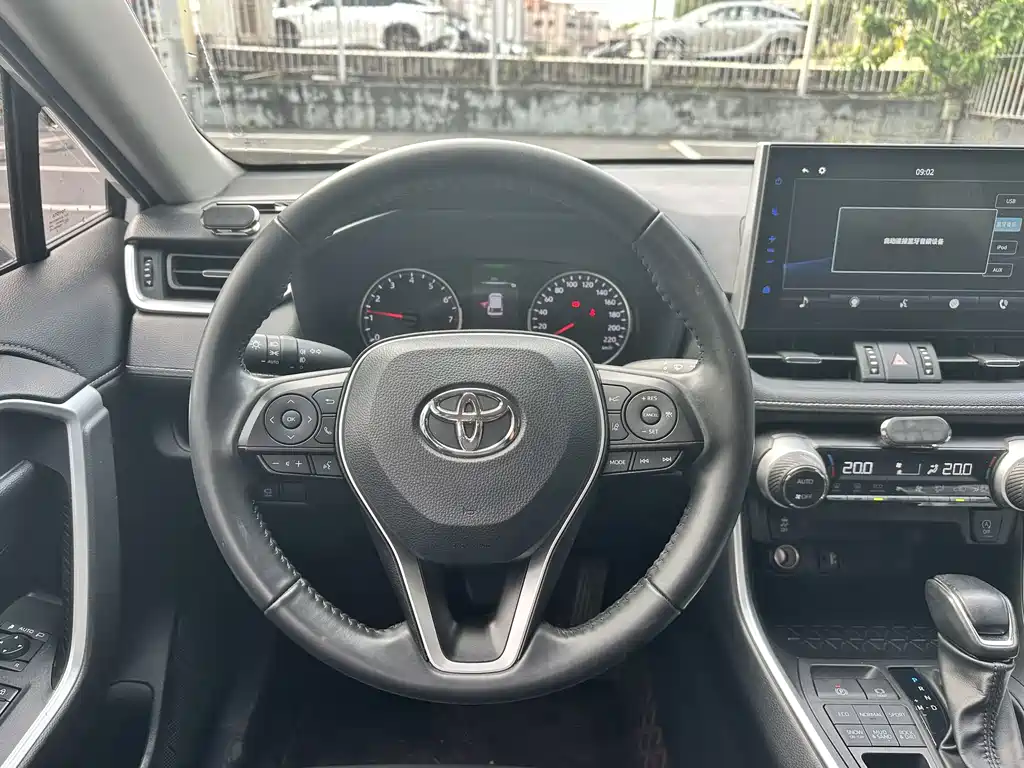 Toyota Wildlander — фото 11