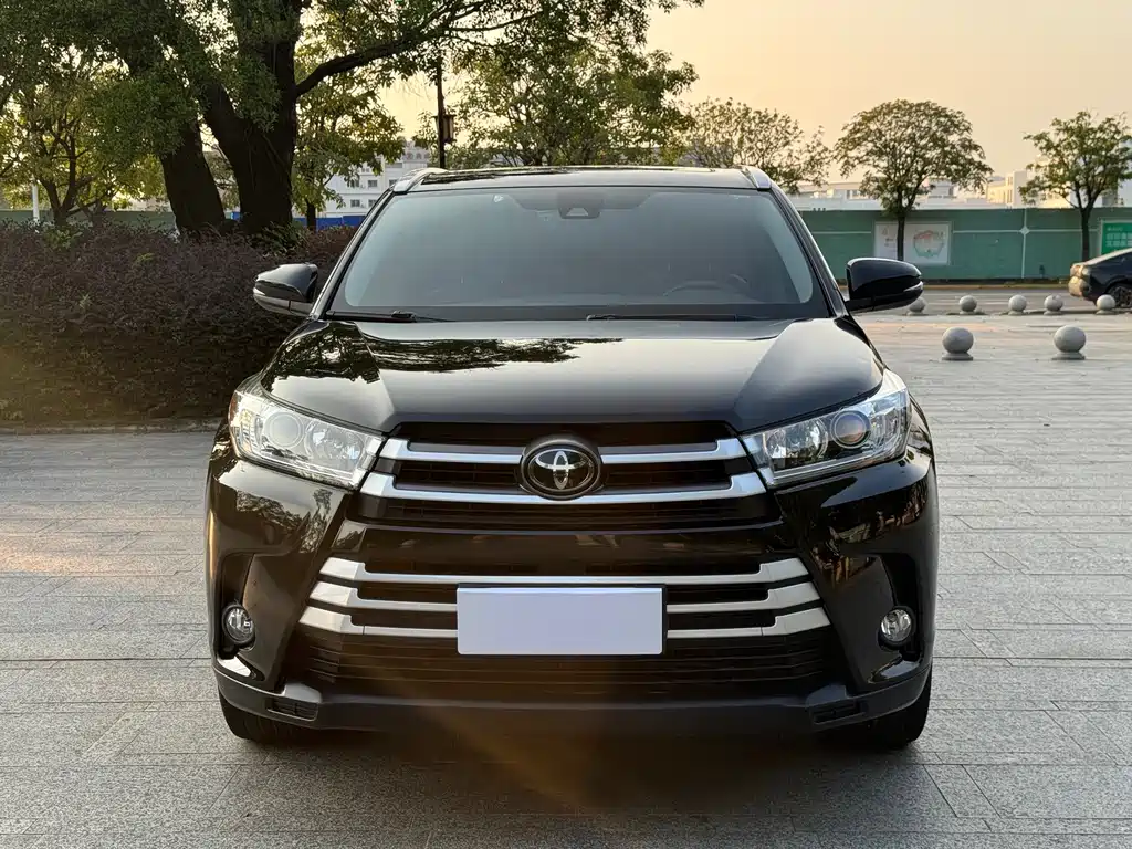 Toyota Highlander — фото 2