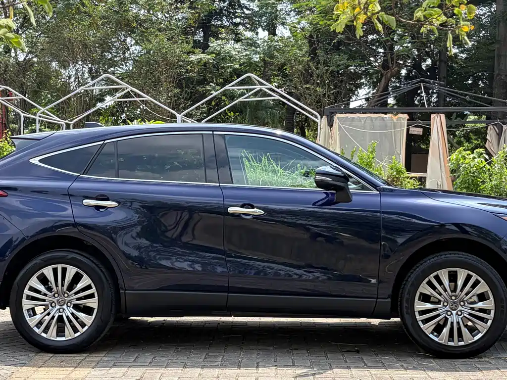 Toyota Harrier — фото 6
