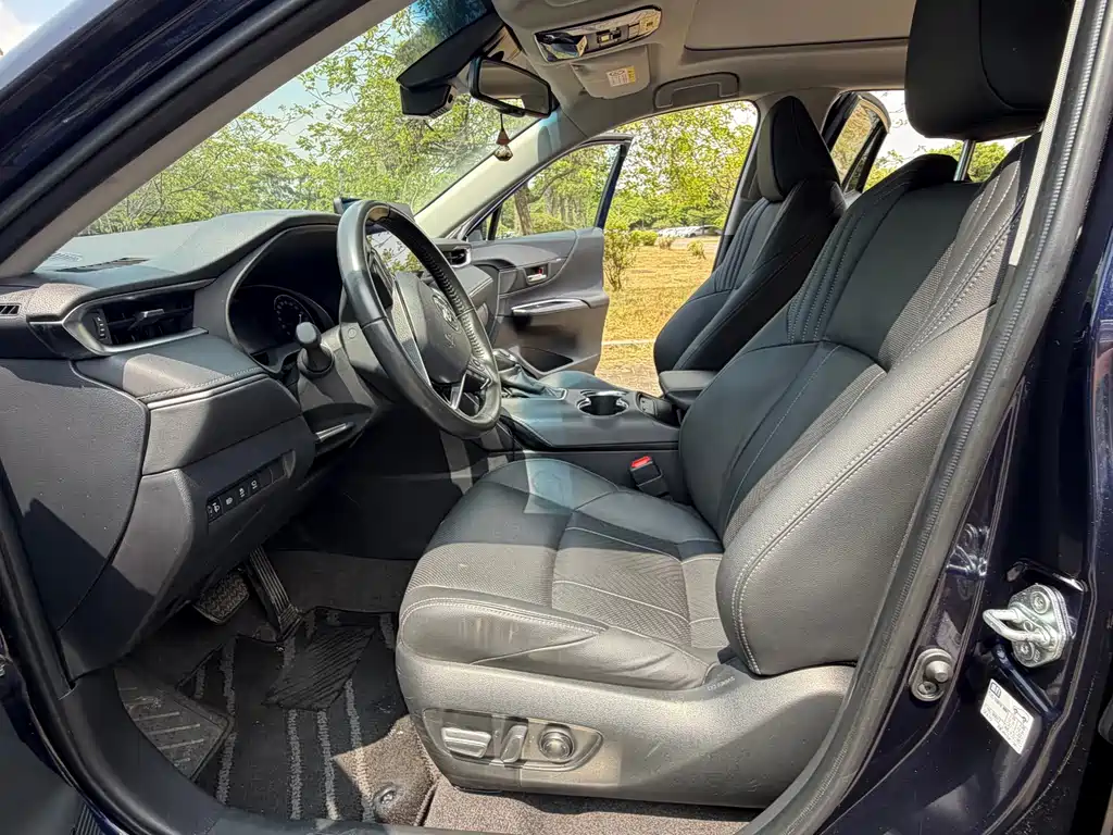 Toyota Harrier — фото 7