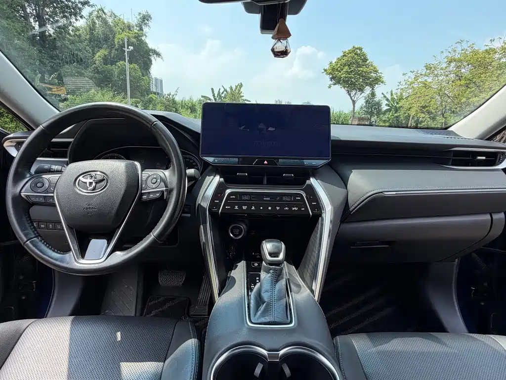 Toyota Harrier — фото 8