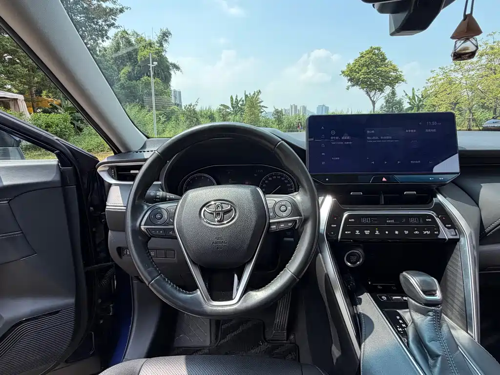 Toyota Harrier — фото 9