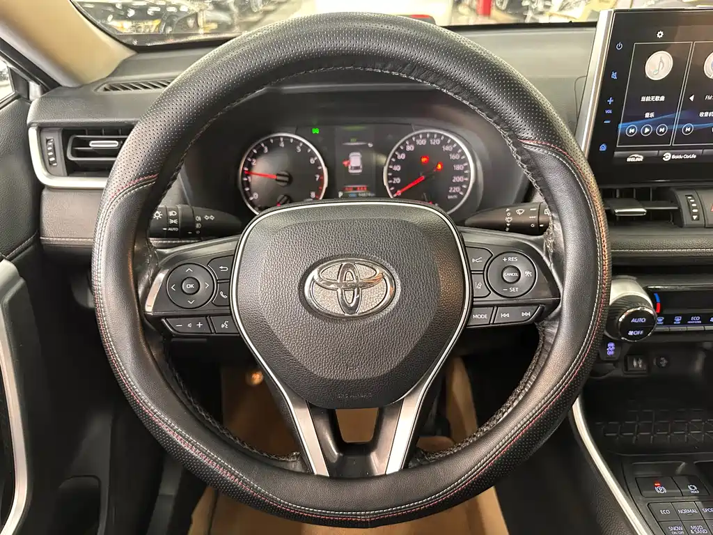 Toyota Wildlander — фото 13