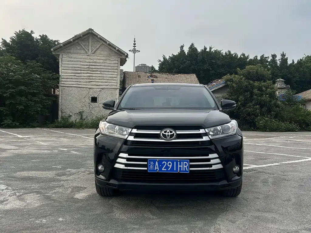 Toyota Highlander — фото 2