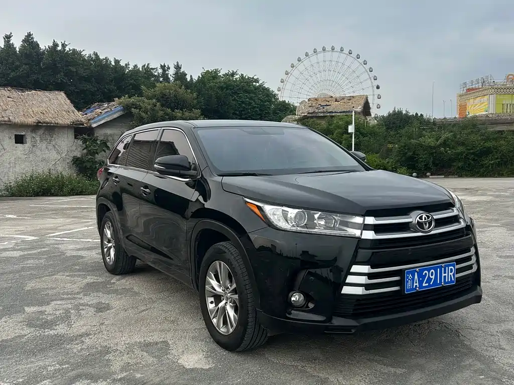 Toyota Highlander — фото 3