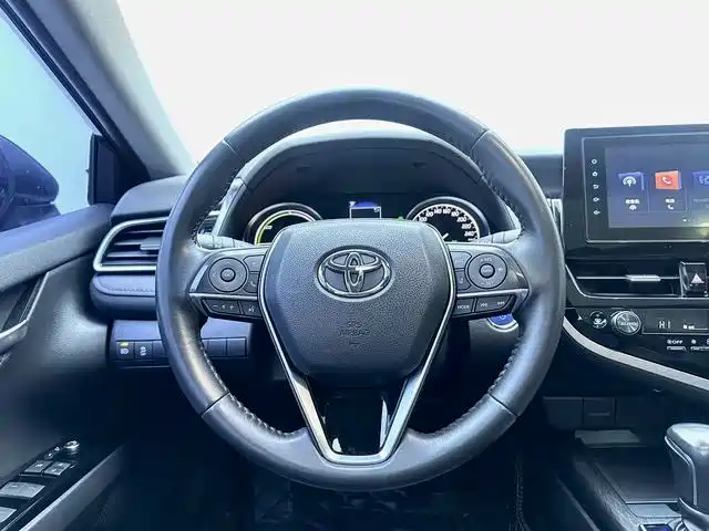 Toyota Camry — фото 8