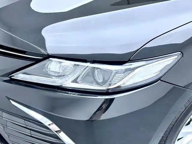 Toyota Camry — фото 10